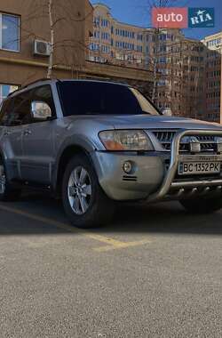 Внедорожник / Кроссовер Mitsubishi Pajero Wagon 2003 в 