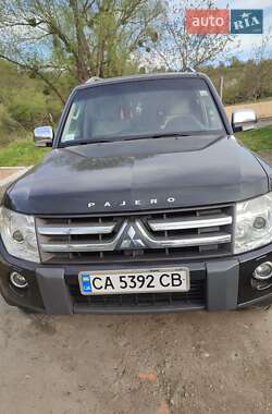 Внедорожник / Кроссовер Mitsubishi Pajero Wagon 2007 в 