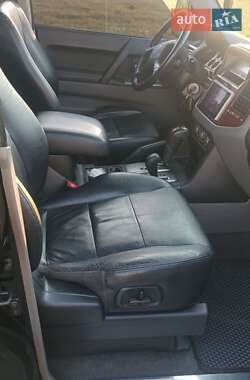 Внедорожник / Кроссовер Mitsubishi Pajero Wagon 2006 в 