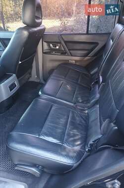 Внедорожник / Кроссовер Mitsubishi Pajero Wagon 2006 в 