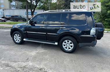 Внедорожник / Кроссовер Mitsubishi Pajero Wagon 2007 в 
