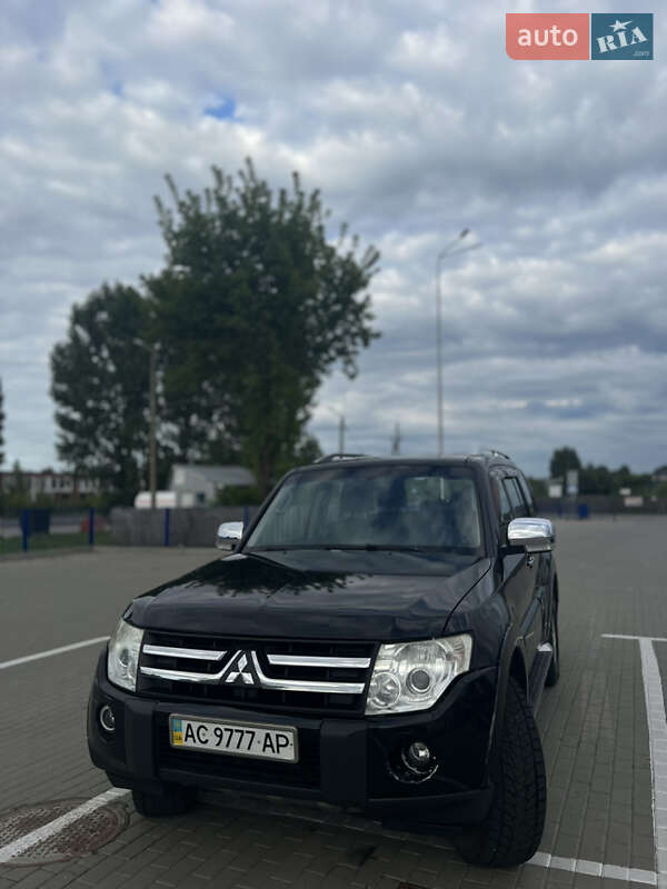 Внедорожник / Кроссовер Mitsubishi Pajero Wagon 2008 в 