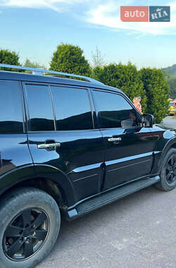 Внедорожник / Кроссовер Mitsubishi Pajero Wagon 2007 в 