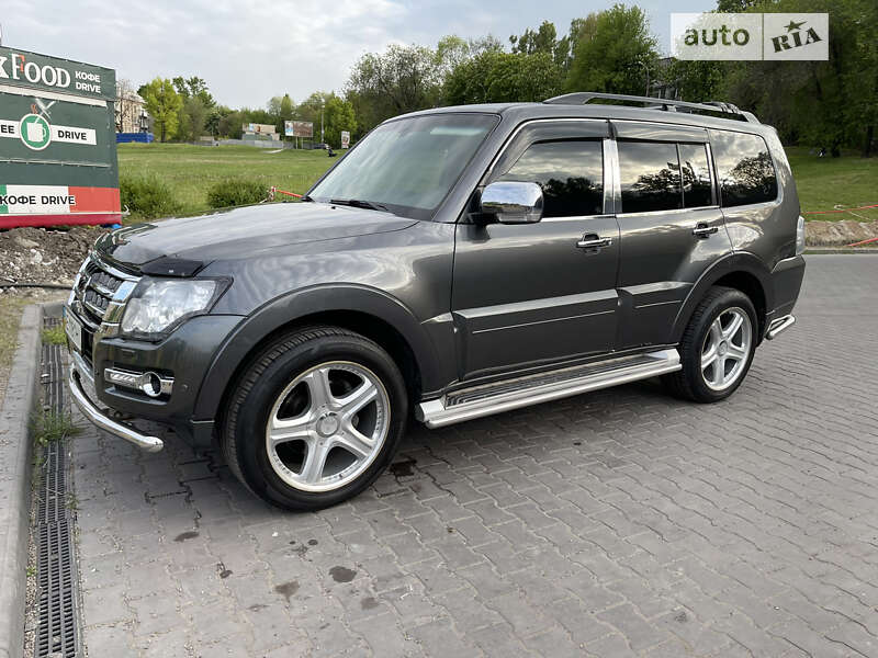 Позашляховик / Кросовер Mitsubishi Pajero Wagon 2013 в Дніпрі