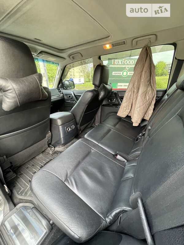 Позашляховик / Кросовер Mitsubishi Pajero Wagon 2013 в Дніпрі