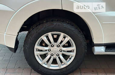 Внедорожник / Кроссовер Mitsubishi Pajero Wagon 2013 в 