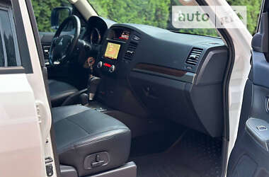 Внедорожник / Кроссовер Mitsubishi Pajero Wagon 2013 в 