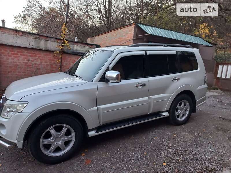 Внедорожник / Кроссовер Mitsubishi Pajero Wagon 2007 в Полтаве