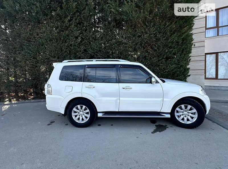 Mitsubishi Pajero Wagon 2011