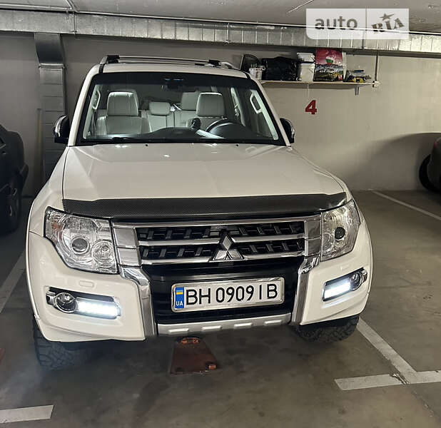 Внедорожник / Кроссовер Mitsubishi Pajero Wagon 2011 в Измаиле