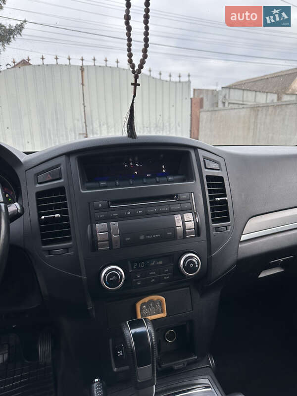 Внедорожник / Кроссовер Mitsubishi Pajero Wagon 2010 в Нежине