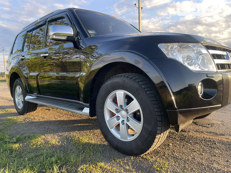 Внедорожник / Кроссовер Mitsubishi Pajero Wagon 2008 в Сторожинце