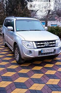 Позашляховик / Кросовер Mitsubishi Pajero Wagon 2011 в Олександрії