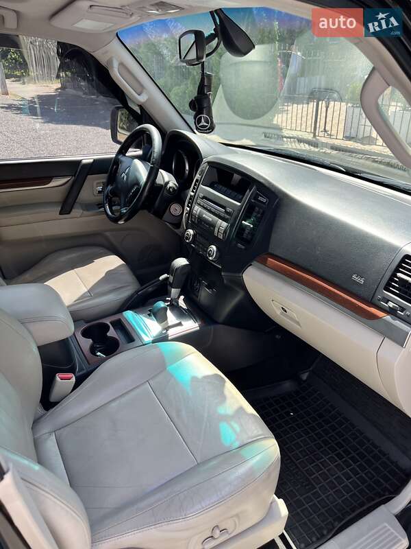 Внедорожник / Кроссовер Mitsubishi Pajero Wagon 2008 в Кривом Роге