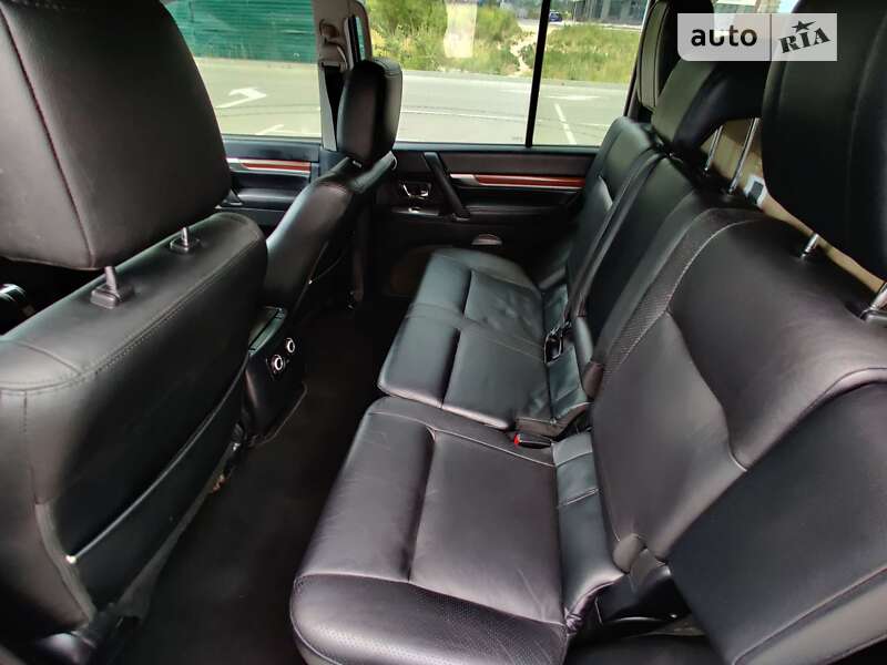 Позашляховик / Кросовер Mitsubishi Pajero Wagon 2012 в Києві фото 10 Позашляховик / Кросовер Mitsubishi Pajero Wagon 2012 в Києві