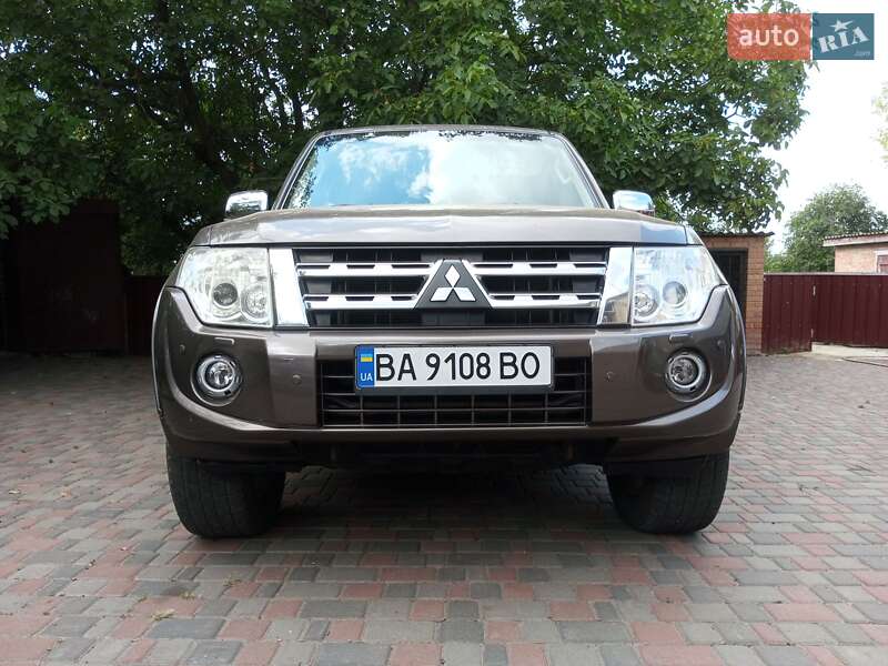 Mitsubishi Pajero Wagon 2013