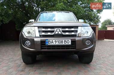 Внедорожник / Кроссовер Mitsubishi Pajero Wagon 2013 в Александрие