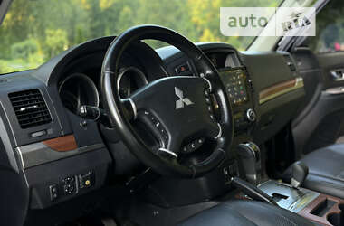 Внедорожник / Кроссовер Mitsubishi Pajero Wagon 2011 в Хмельницком