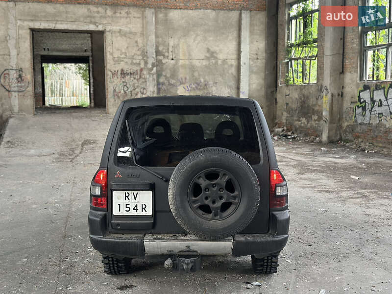 Внедорожник / Кроссовер Mitsubishi Pajero Wagon 2004 в Сарнах