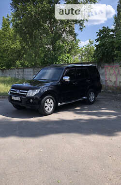 Внедорожник / Кроссовер Mitsubishi Pajero Wagon 2007 в Киеве