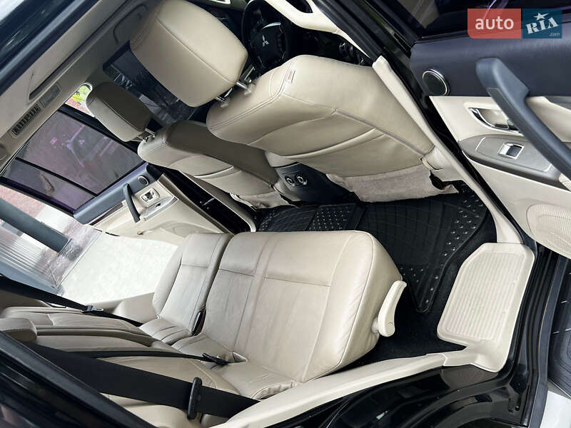 Внедорожник / Кроссовер Mitsubishi Pajero Wagon 2015 в Хмельницком