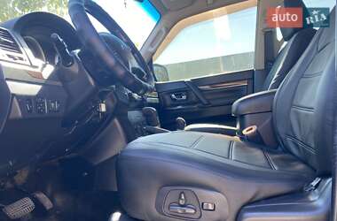 Внедорожник / Кроссовер Mitsubishi Pajero Wagon 2008 в 