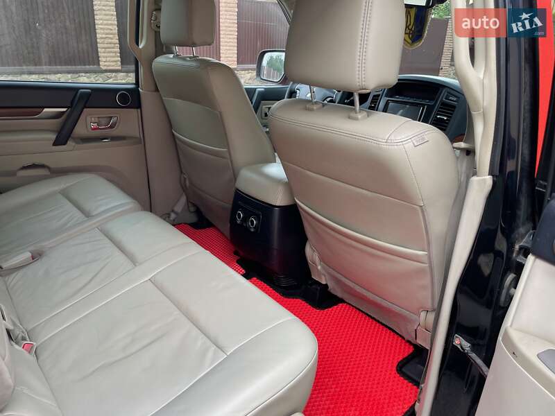 Внедорожник / Кроссовер Mitsubishi Pajero Wagon 2008 в Киеве