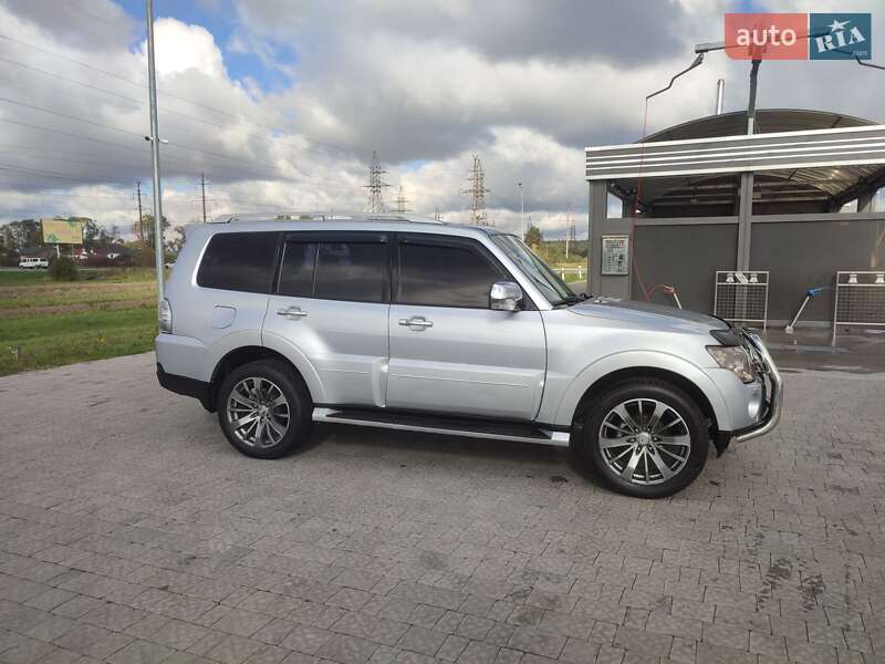Внедорожник / Кроссовер Mitsubishi Pajero Wagon 2007 в 
