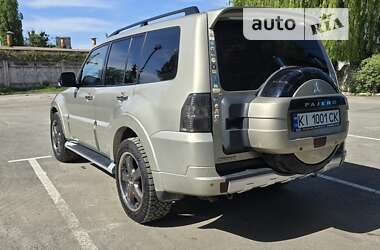 Позашляховик / Кросовер Mitsubishi Pajero Wagon 2013 в Києві