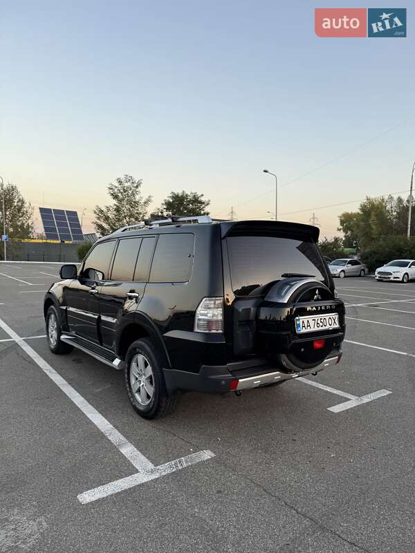 Внедорожник / Кроссовер Mitsubishi Pajero Wagon 2008 в Киеве