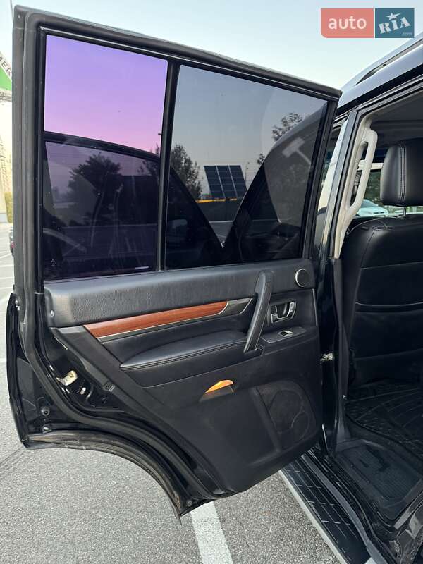 Внедорожник / Кроссовер Mitsubishi Pajero Wagon 2008 в Киеве