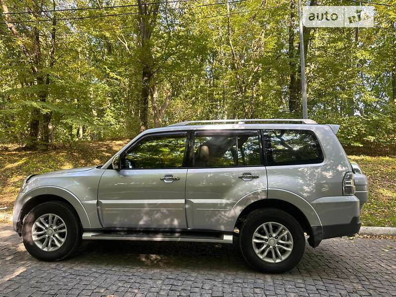 Внедорожник / Кроссовер Mitsubishi Pajero Wagon 2008 в Черновцах