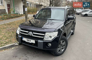 Внедорожник / Кроссовер Mitsubishi Pajero Wagon 2008 в Киеве