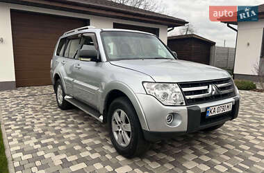 Внедорожник / Кроссовер Mitsubishi Pajero Wagon 2007 в Киеве