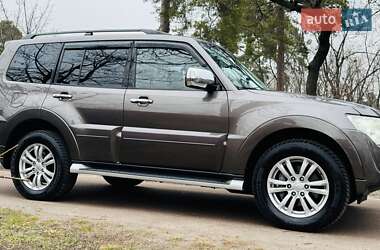 Внедорожник / Кроссовер Mitsubishi Pajero Wagon 2011 в Киеве