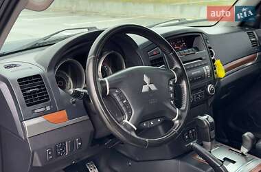 Позашляховик / Кросовер Mitsubishi Pajero Wagon 2010 в Києві