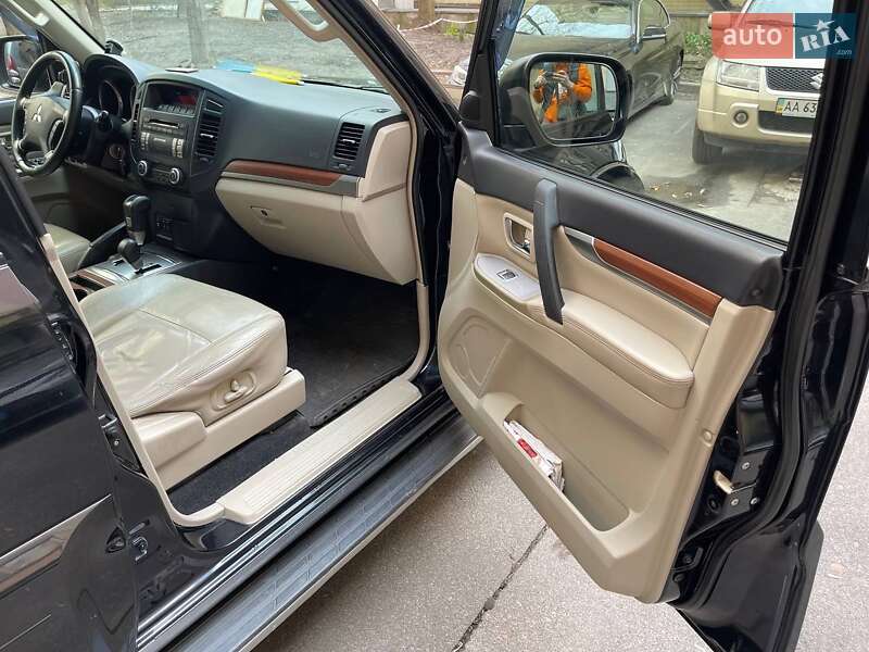 Позашляховик / Кросовер Mitsubishi Pajero Wagon 2008 в Києві фото 17 Позашляховик / Кросовер Mitsubishi Pajero Wagon 2008 в Києві