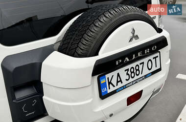 Внедорожник / Кроссовер Mitsubishi Pajero Wagon 2011 в 