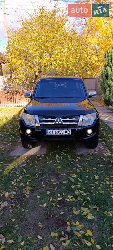 Позашляховик / Кросовер Mitsubishi Pajero Wagon 2011 в Остер