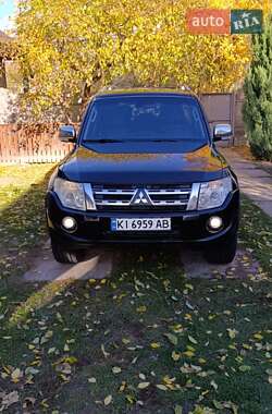 Внедорожник / Кроссовер Mitsubishi Pajero Wagon 2011 в 