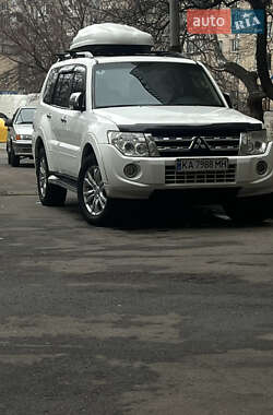 Внедорожник / Кроссовер Mitsubishi Pajero Wagon 2013 в Киеве