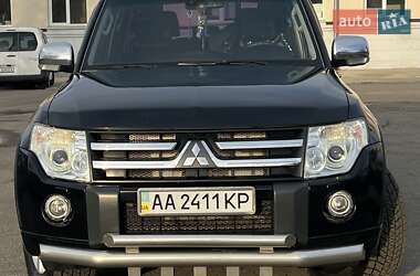 Внедорожник / Кроссовер Mitsubishi Pajero Wagon 2011 в 