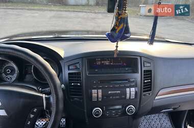 Внедорожник / Кроссовер Mitsubishi Pajero Wagon 2011 в 