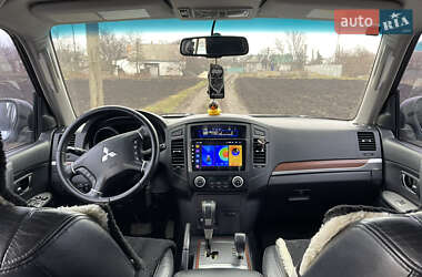 Внедорожник / Кроссовер Mitsubishi Pajero Wagon 2007 в 