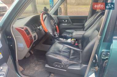 Позашляховик / Кросовер Mitsubishi Pajero Wagon 2004 в 