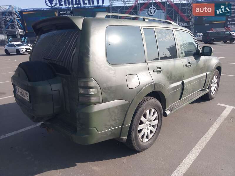 Внедорожник / Кроссовер Mitsubishi Pajero Wagon 2012 в 