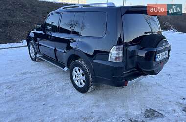 Внедорожник / Кроссовер Mitsubishi Pajero Wagon 2010 в Киеве