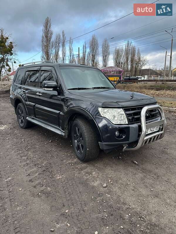 Позашляховик / Кросовер Mitsubishi Pajero Wagon 2008 в Києві