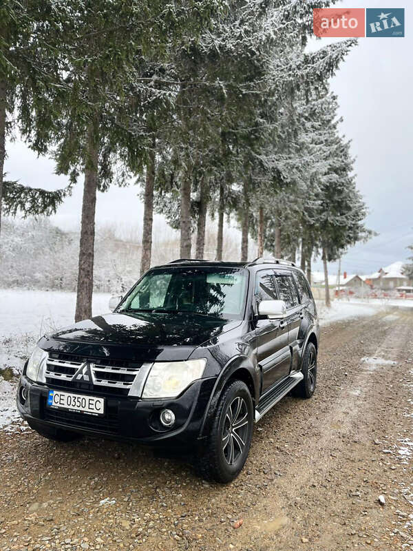 Внедорожник / Кроссовер Mitsubishi Pajero Wagon 2013 в 