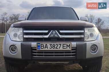 Внедорожник / Кроссовер Mitsubishi Pajero Wagon 2007 в 